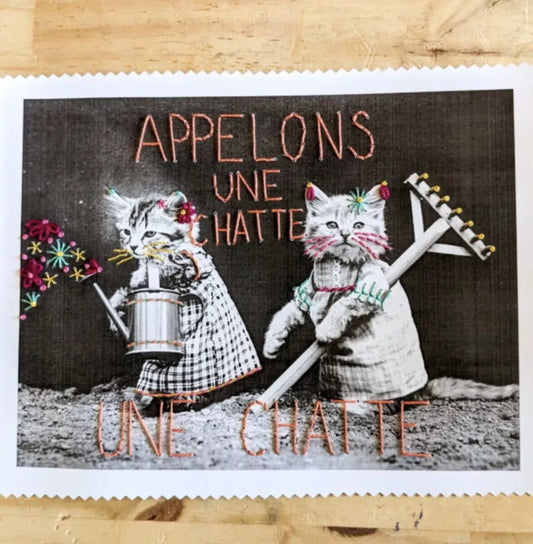 Appelons une chatte - kit de broderie
