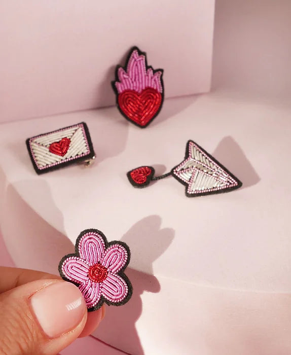 Broche Mini Coeur Enflammé